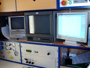 Kontrollbereich im Wagen 